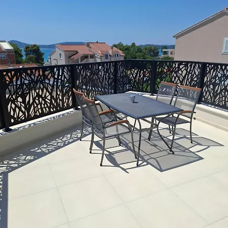 Monami Charlie Vodice