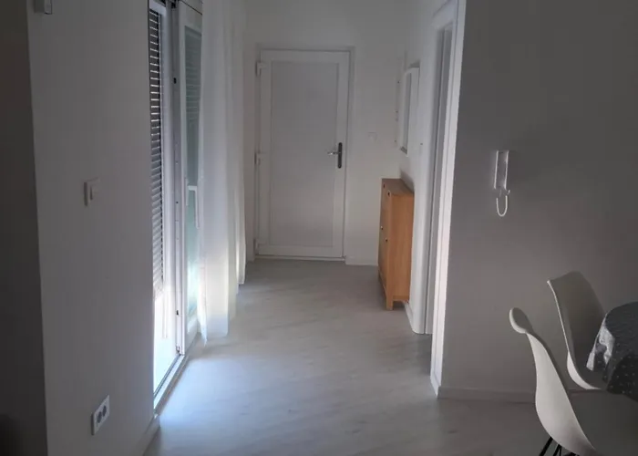 Monami Charlie Apartman