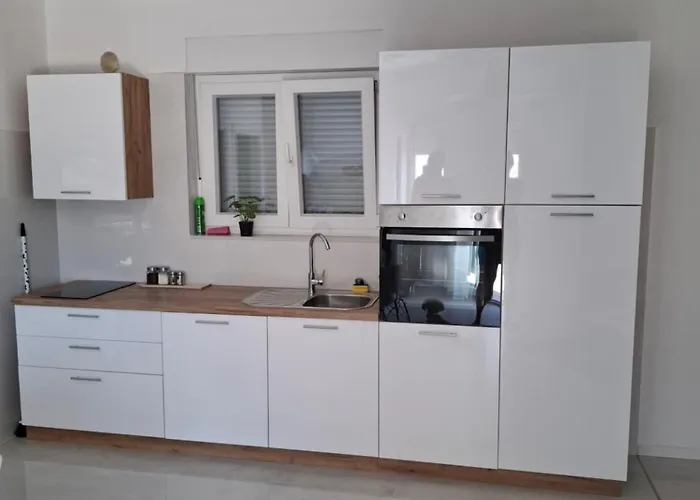 Monami Charlie Apartman